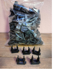 Крепеж-клипса для труб, чёрная 20 мм (уп. 100 шт)