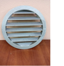 Решётка наружная алюминиевая с сеткой d160 (IGC)